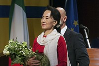 Foto Aung San Suu Kyi a Parma - 2013 Aung_San_Suu_Kyi_031