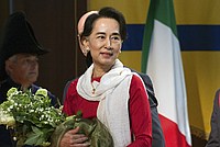 Foto Aung San Suu Kyi a Parma - 2013 Aung_San_Suu_Kyi_032