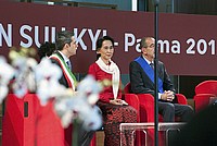 Foto Aung San Suu Kyi a Parma - 2013 Aung_San_Suu_Kyi_048