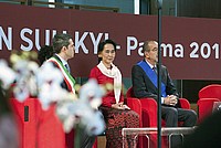 Foto Aung San Suu Kyi a Parma - 2013 Aung_San_Suu_Kyi_049