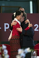 Foto Aung San Suu Kyi a Parma - 2013 Aung_San_Suu_Kyi_089