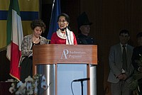 Foto Aung San Suu Kyi a Parma - 2013 Aung_San_Suu_Kyi_115