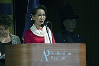 Foto Aung San Suu Kyi a Parma - 2013 Aung_San_Suu_Kyi_119