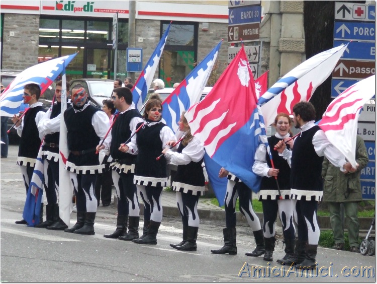 Carnevale Borgotarese 2007 129 166 KB