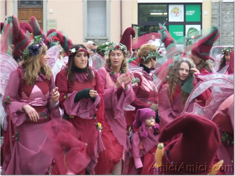 Carnevale Borgotarese 2007 165 136 KB
