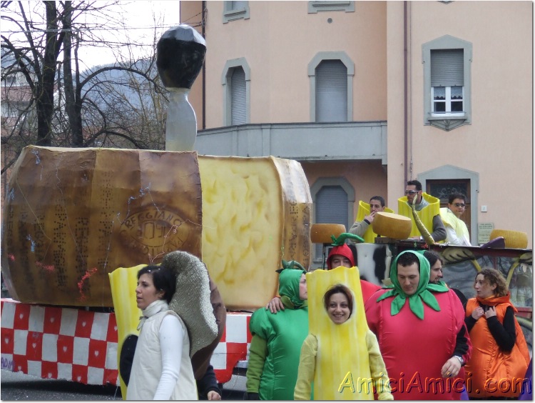 Carnevale Borgotarese 2007 193 139 KB