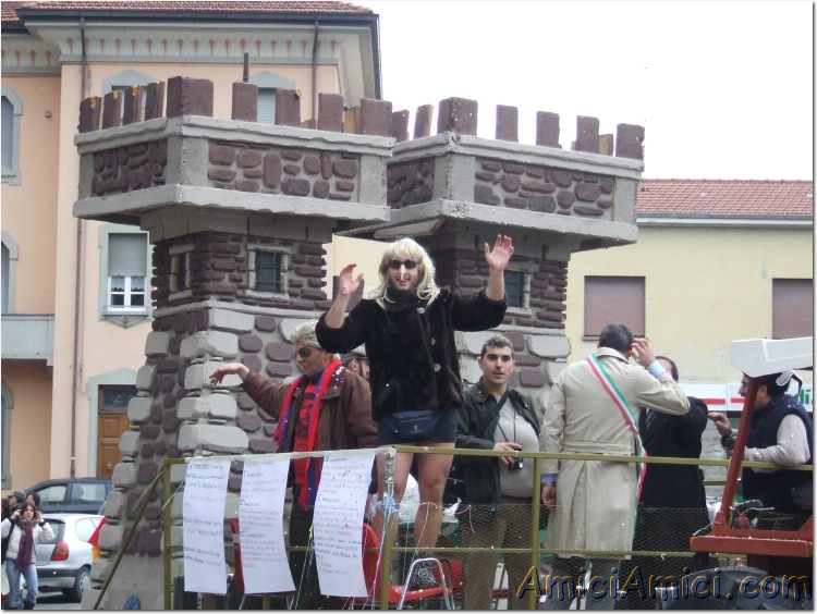 Carnevale Borgotarese 2007 199 138 KB