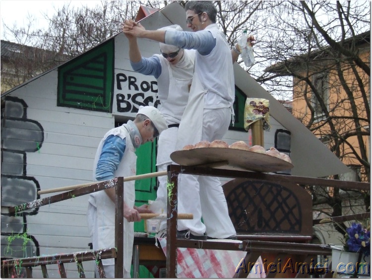 Carnevale Borgotarese 2007 228 163 KB