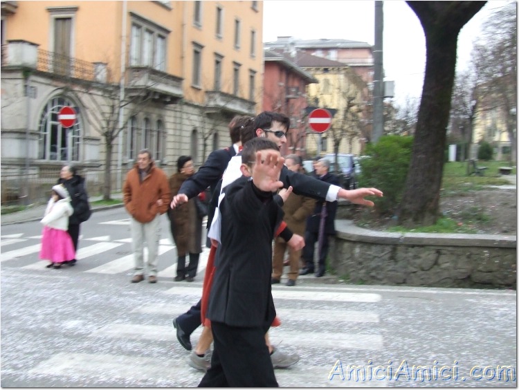 Carnevale Borgotarese 2007 231 136 KB