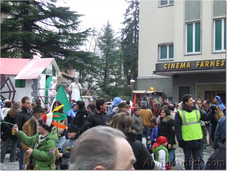 Carnevale Borgotarese 2007 244 171 KB