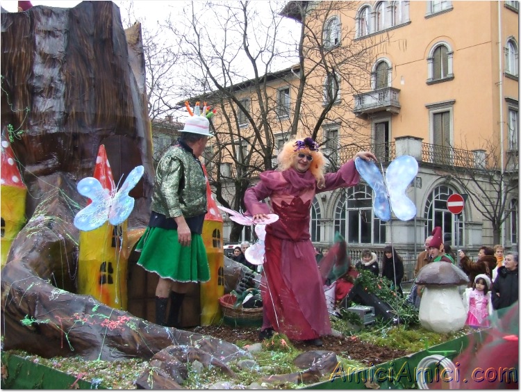 Carnevale Borgotarese 2007 252 200 KB