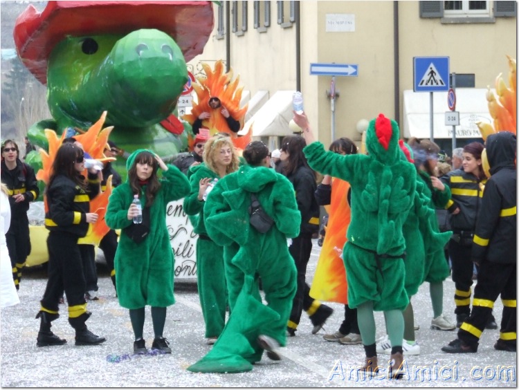 Carnevale Borgotarese 2007 264 147 KB