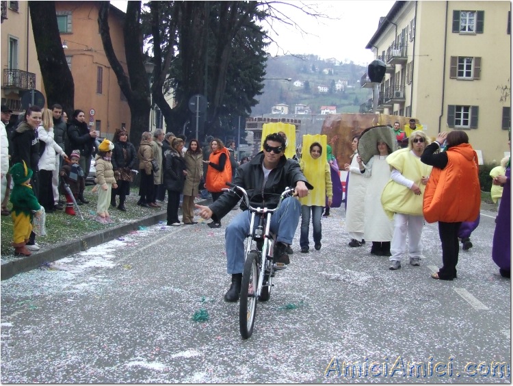 Carnevale Borgotarese 2007 294 195 KB