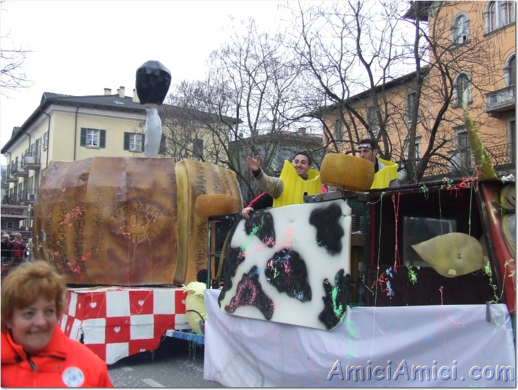 Carnevale Borgotarese 2007 301 167 KB