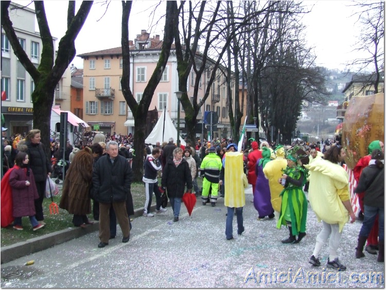Carnevale Borgotarese 2007 324 188 KB