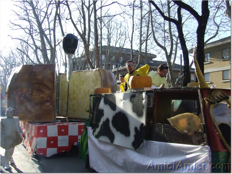 Anteprima sfilata 2007 177 183 KB