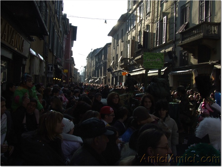 Anteprima sfilata 2007 192 120 KB