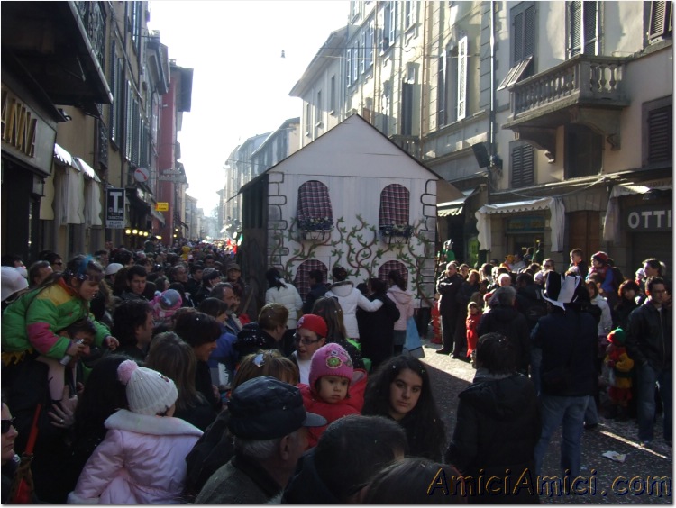 Anteprima sfilata 2007 199 135 KB