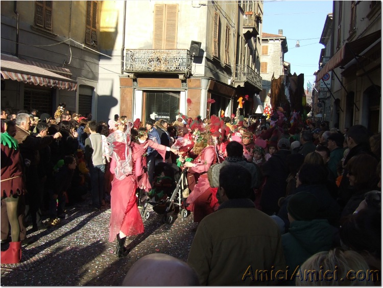 Anteprima sfilata 2007 201 160 KB