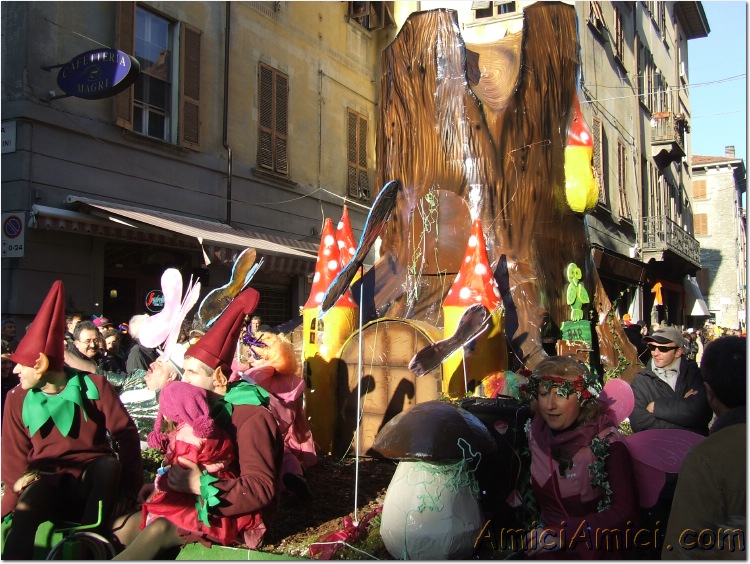 Anteprima sfilata 2007 209 180 KB