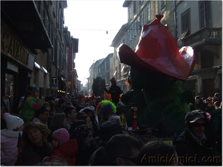 Anteprima sfilata 2007 226 107 KB