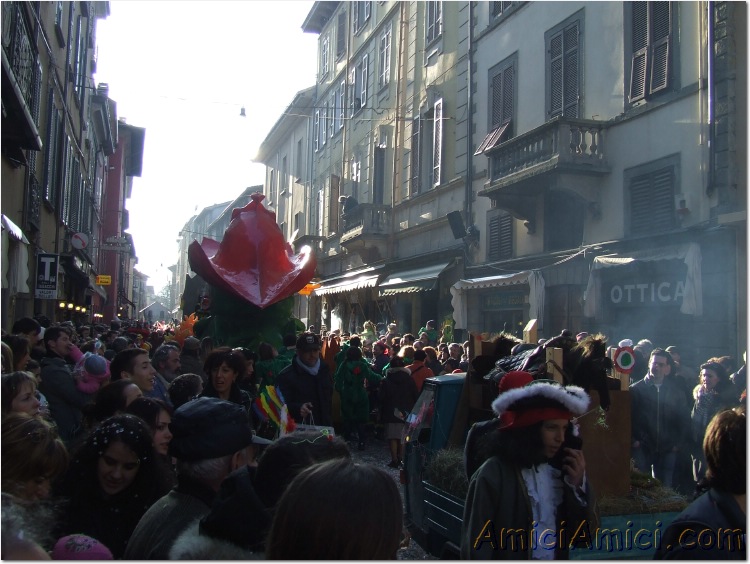 Anteprima sfilata 2007 228 130 KB