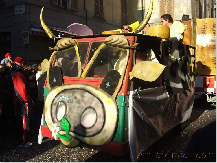 Anteprima sfilata 2007 240 149 KB