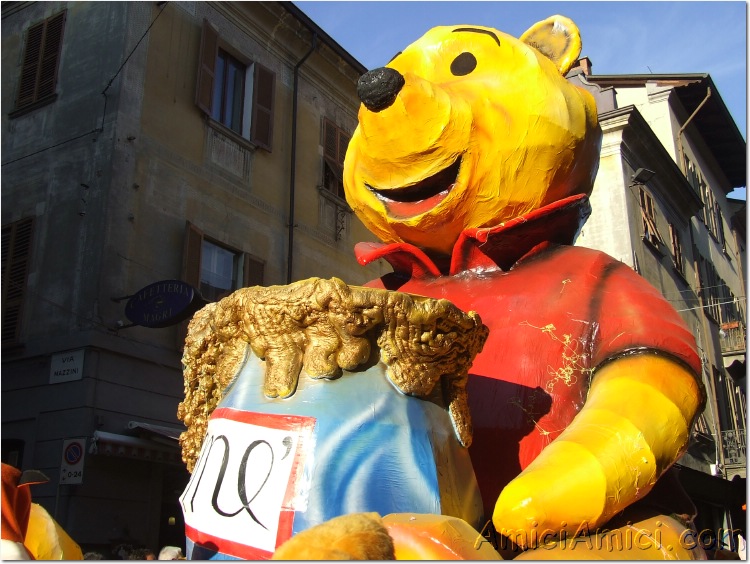 Anteprima sfilata 2007 250 148 KB