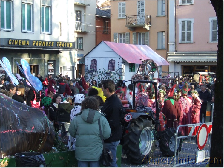 Anteprima sfilata 2007 276 173 KB