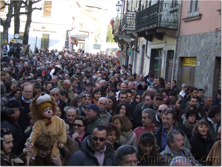 Carnevale bedoniese 2007 250 175 KB