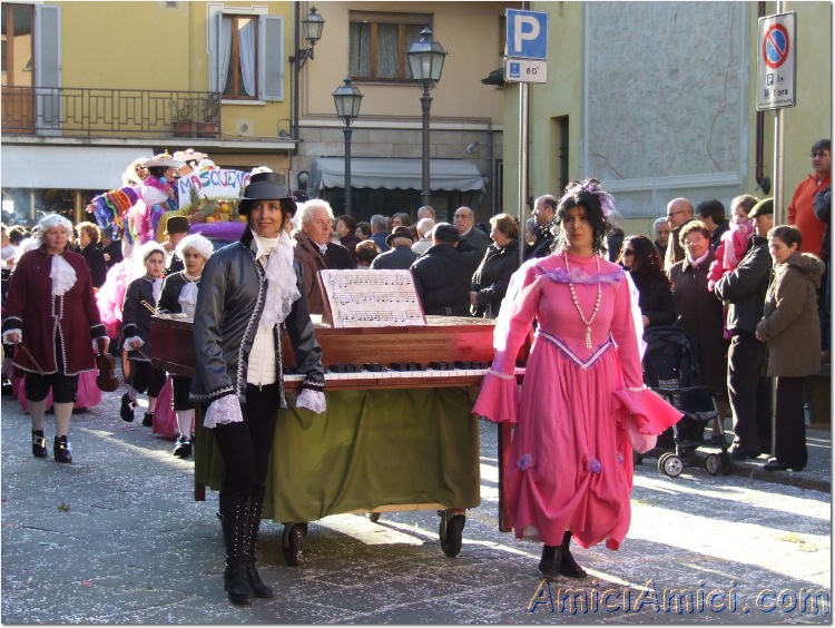 Carnevale bedoniese 2007 283 169 KB