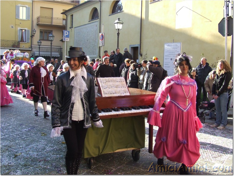 Carnevale bedoniese 2007 284 173 KB
