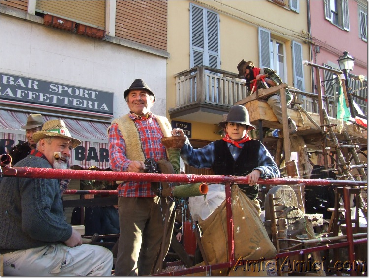 Carnevale bedoniese 2007 387 180 KB