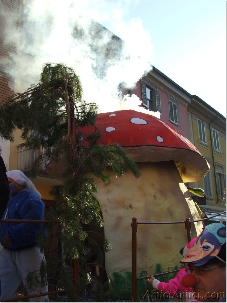 Carnevale bedoniese 2007 400 192 KB