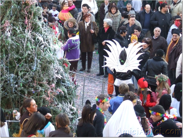 Carnevale bedoniese 2007 425 207 KB