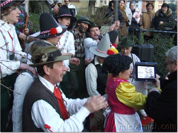 Carnevale bedoniese 2007 496 161 KB