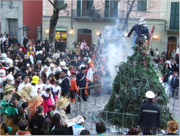 Carnevale bedoniese 2007 553 198 KB