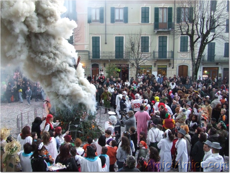 Carnevale bedoniese 2007 558 188 KB