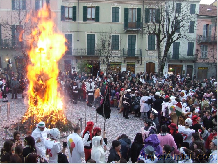 Carnevale bedoniese 2007 575 197 KB