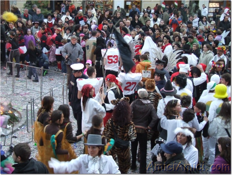 Carnevale bedoniese 2007 584 195 KB