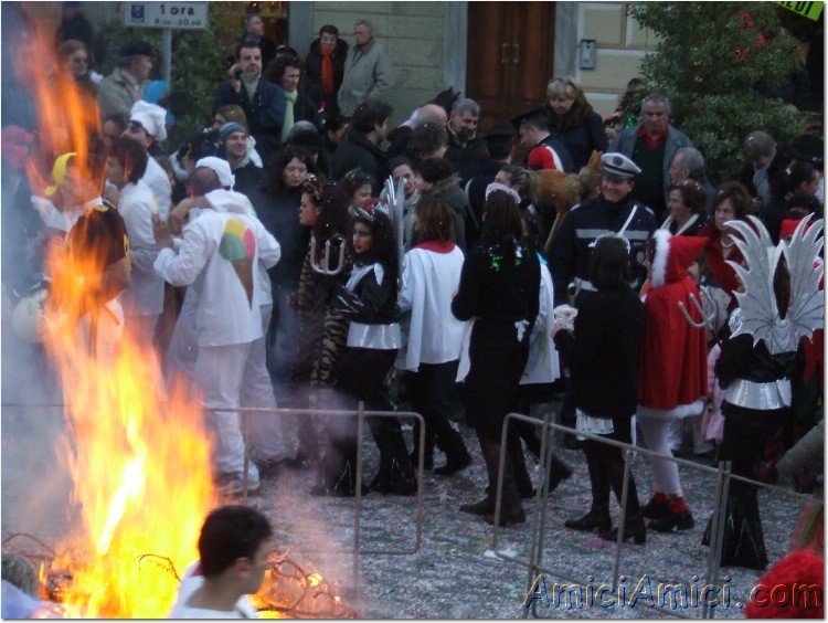 Carnevale bedoniese 2007 590 135 KB