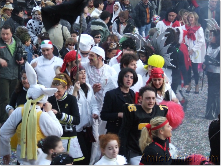 Carnevale bedoniese 2007 592 156 KB