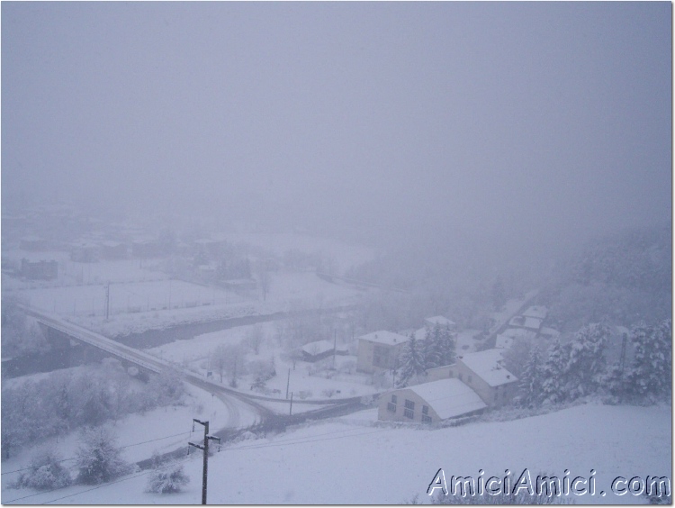 Compiano sotto la neve 2005 03 130 KB