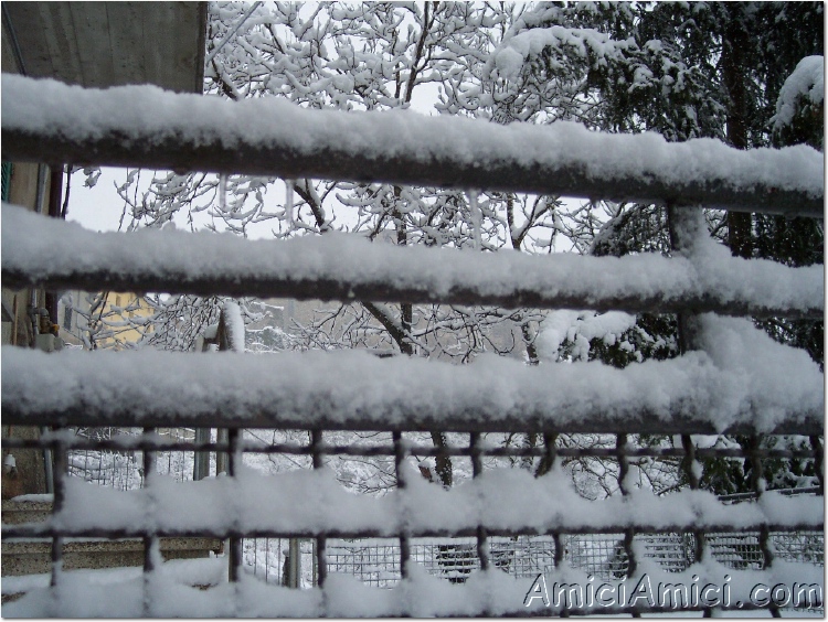 Compiano sotto la neve 2005 05 258 KB