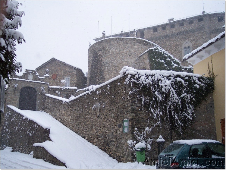 Compiano sotto la neve 2005 13 263 KB