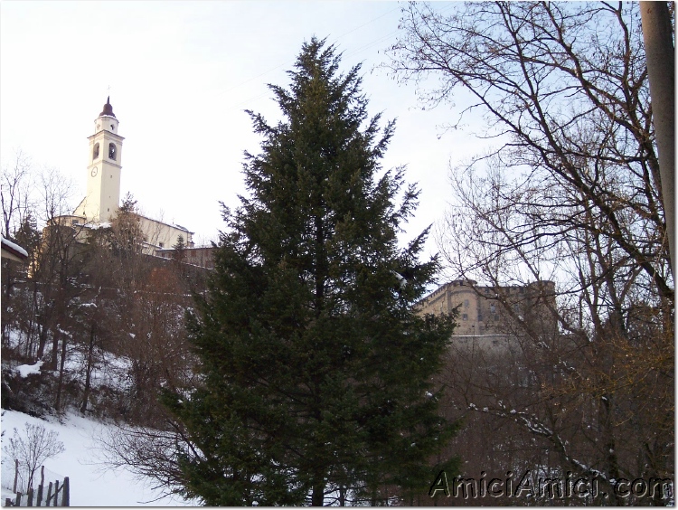 Compiano sotto la neve 27 285 KB