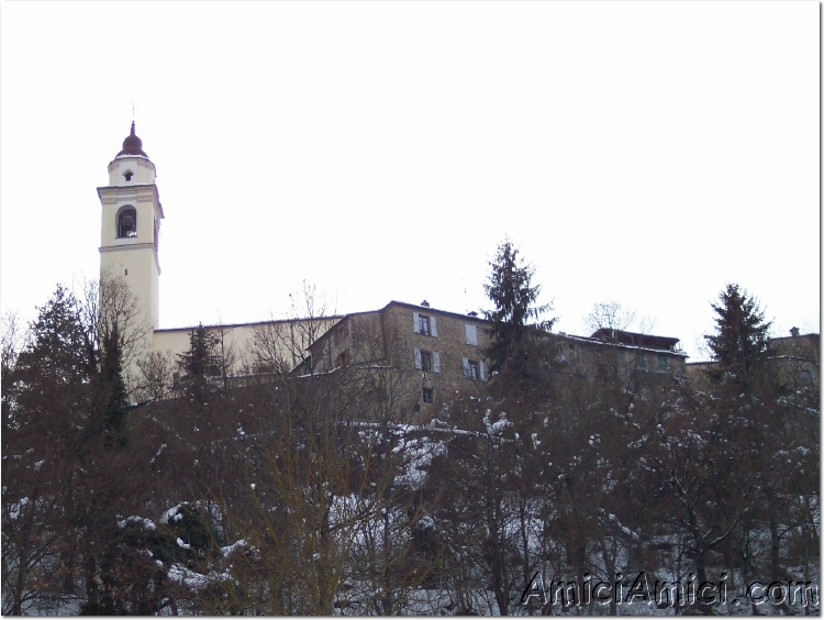 Compiano sotto la neve 32 161 KB